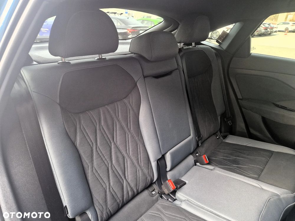 Audi Q3 Sportback - 14