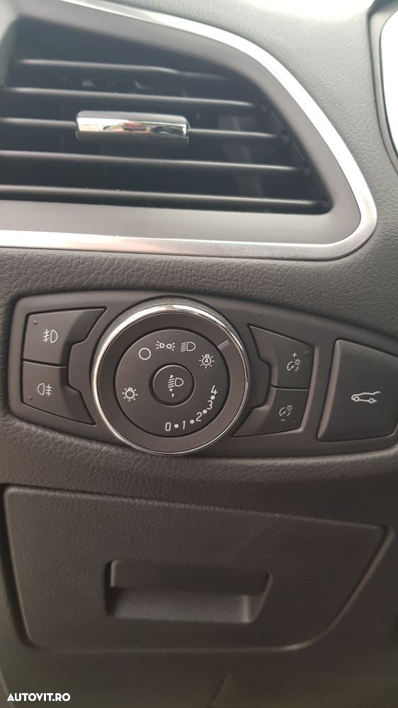 Ford S-Max 2.0 TDCi Powershift Titanium - 12