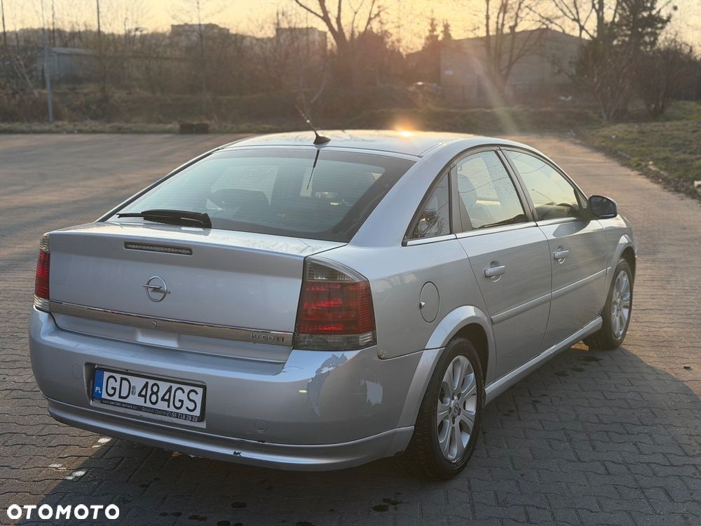 Opel Vectra 1.9 CDTI Cosmo - 4
