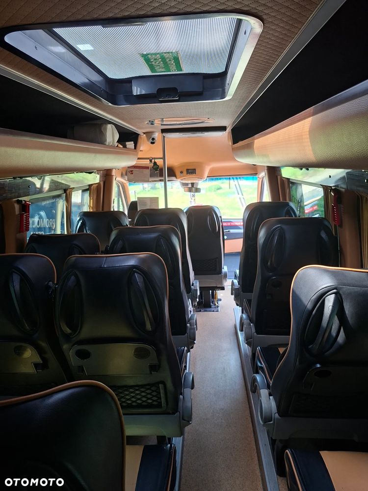 Mercedes-Benz Sprinter - 29