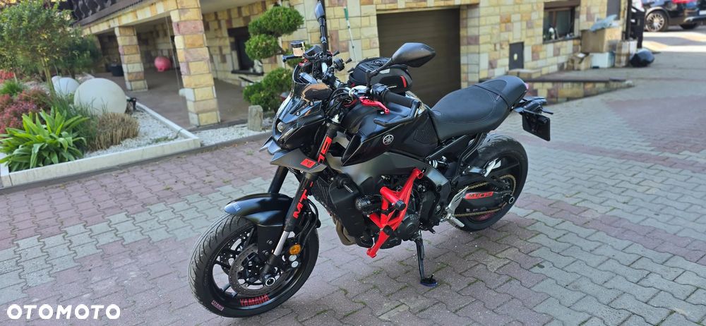 Yamaha MT - 9