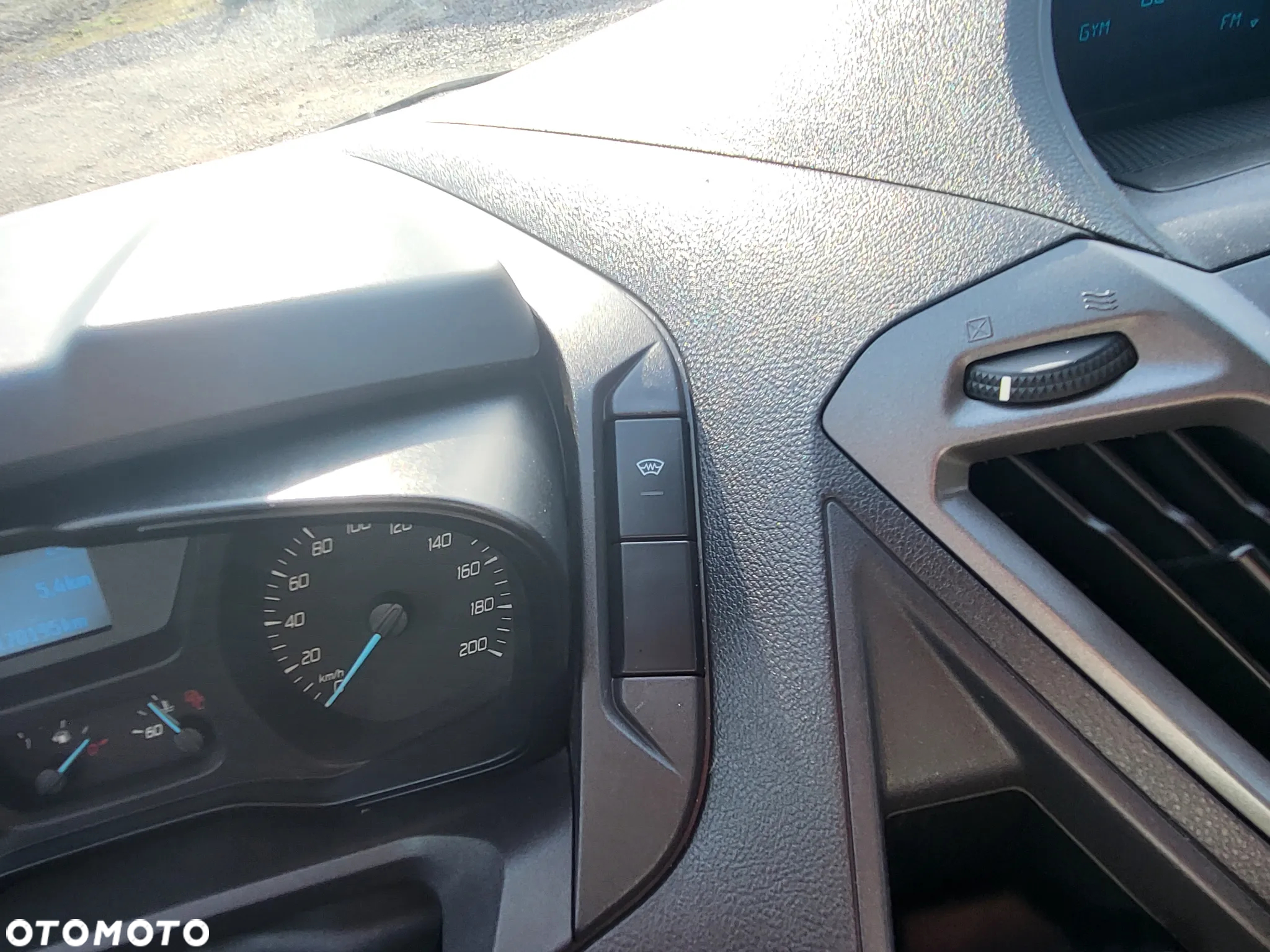 Ford TRANSIT CUSTOM - 26