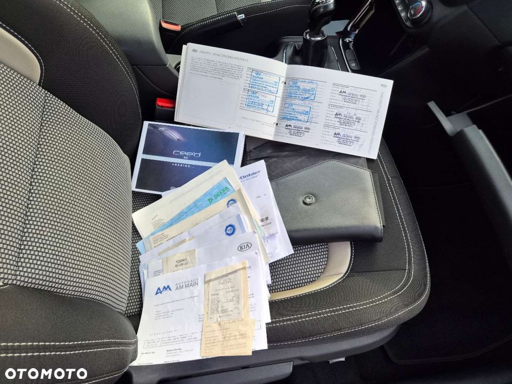 Kia Ceed - 27