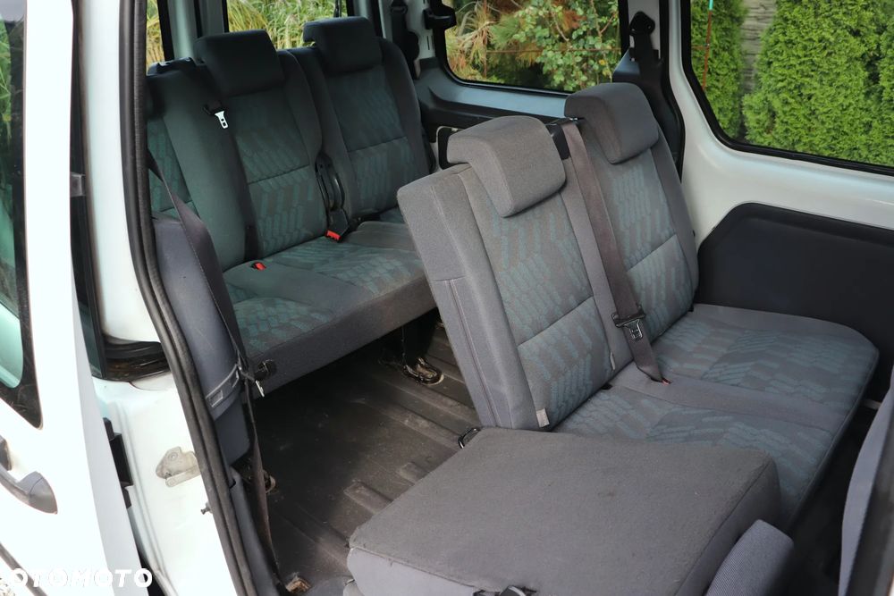Ford Tourneo Connect - 18