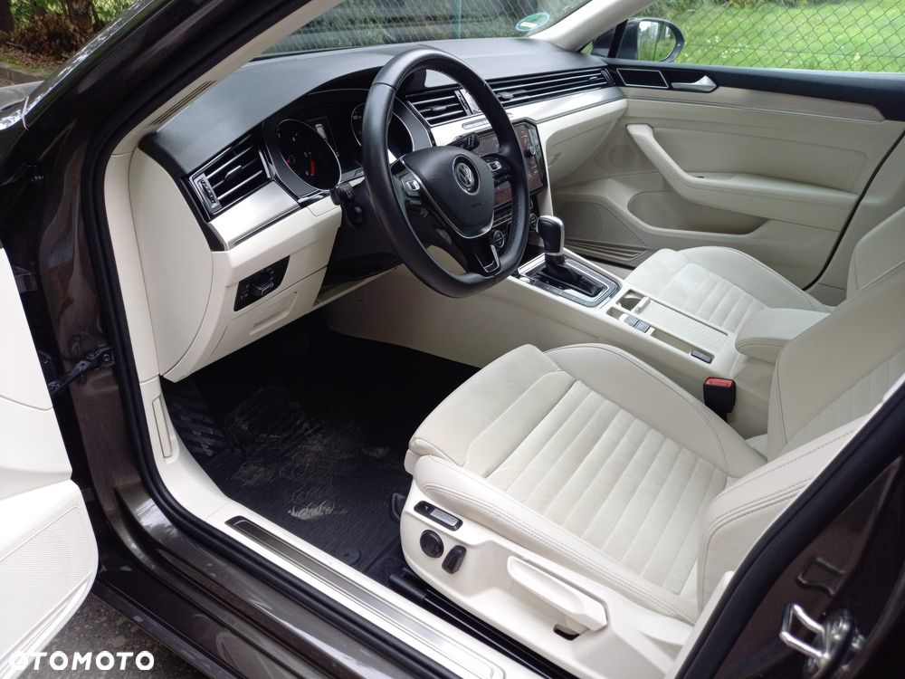 Volkswagen Passat 2.0 TDI SCR DSG Highline - 9