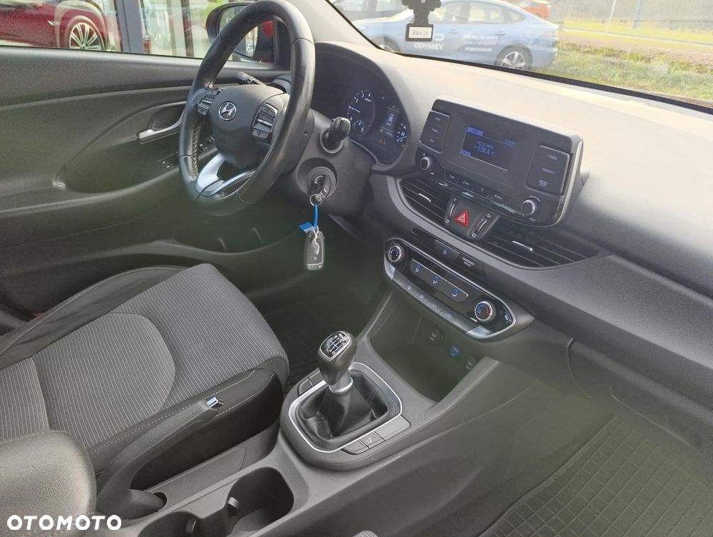 Hyundai i30 1.5 DPI Classic + - 14