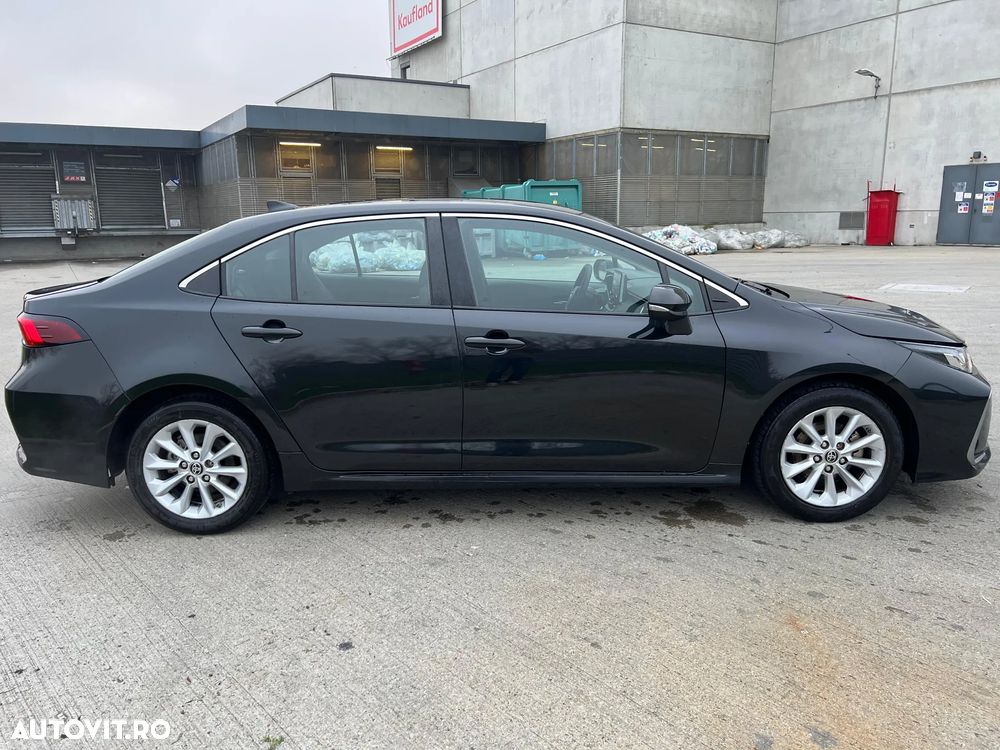 Toyota Corolla Sedan 1.8 HSD Dynamic - 15