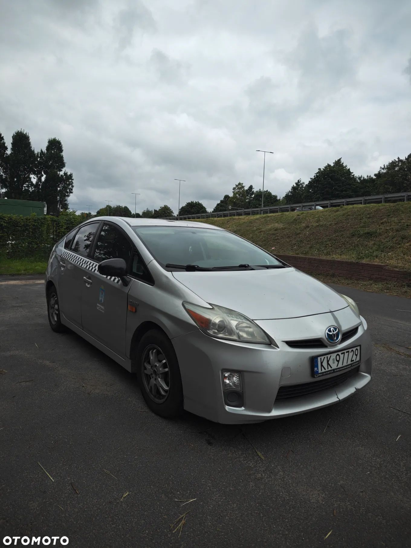 Toyota Prius 1.8 HSD Luna - 1