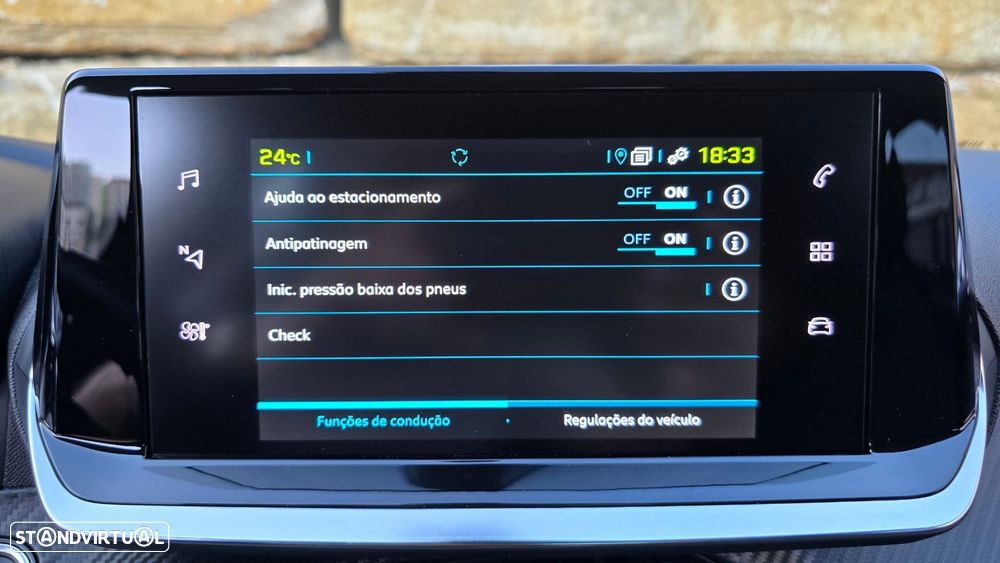 Peugeot e-208 Allure Pack - 26