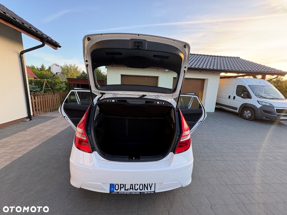 Hyundai i30 blue 1.4 Style - 26