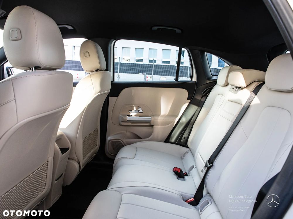 Mercedes-Benz EQA 250+ 70.5kWh Progressive - 11