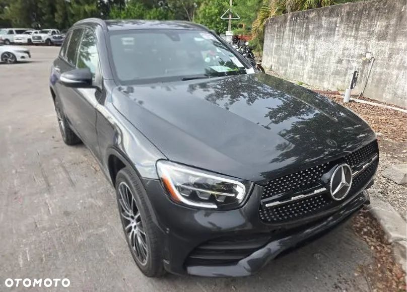Mercedes-Benz GLC 300 4Matic 9G-TRONIC AMG Line - 2