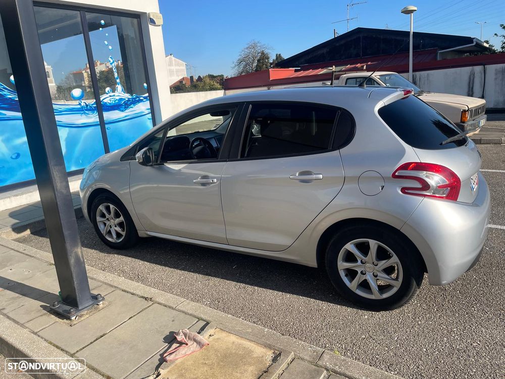 Peugeot 208 1.4 HDi Active - 2