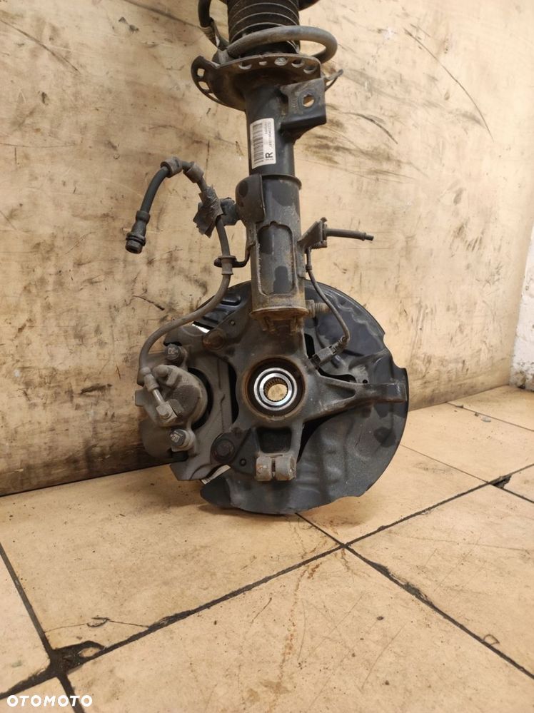 Zwrotnica Mcperson prawy przód Focus MK4 IV 4 - 5