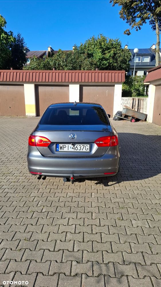 Volkswagen Jetta - 9
