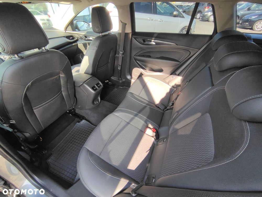 Opel Insignia - 12