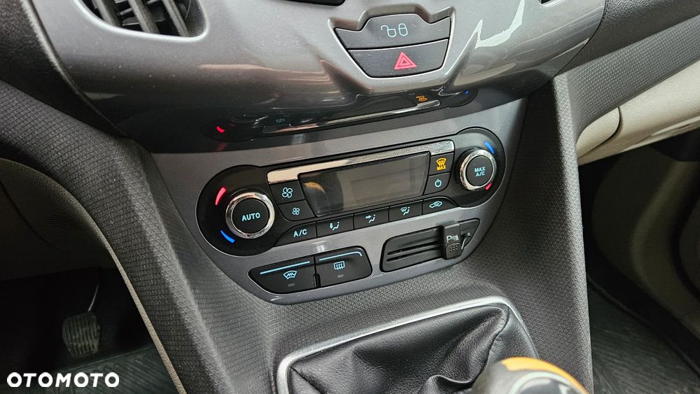 Ford Tourneo Connect 1.6 TDCi Titanium - 26