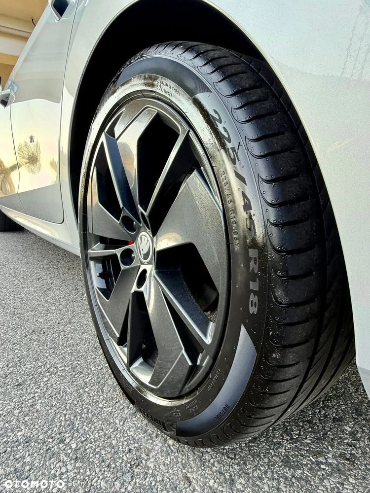 Skoda Octavia 2.0 TDI DSG 4x4 RS Plus - 33