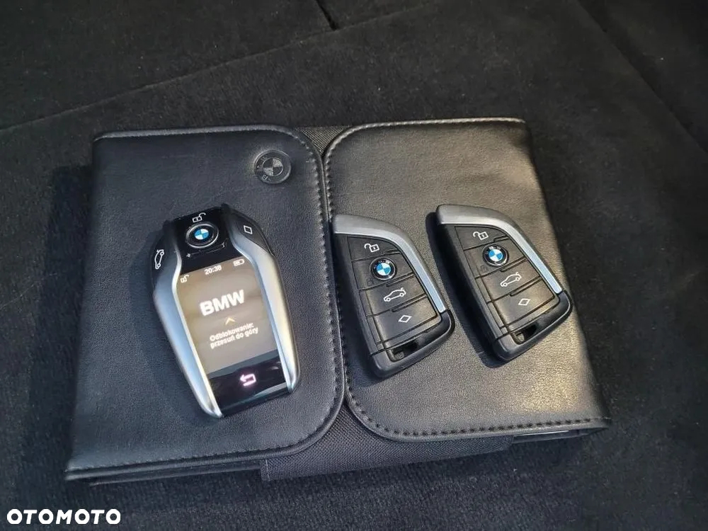 BMW Seria 5 530d xDrive - 34