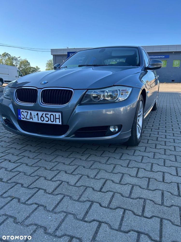 BMW Seria 3 318i - 1