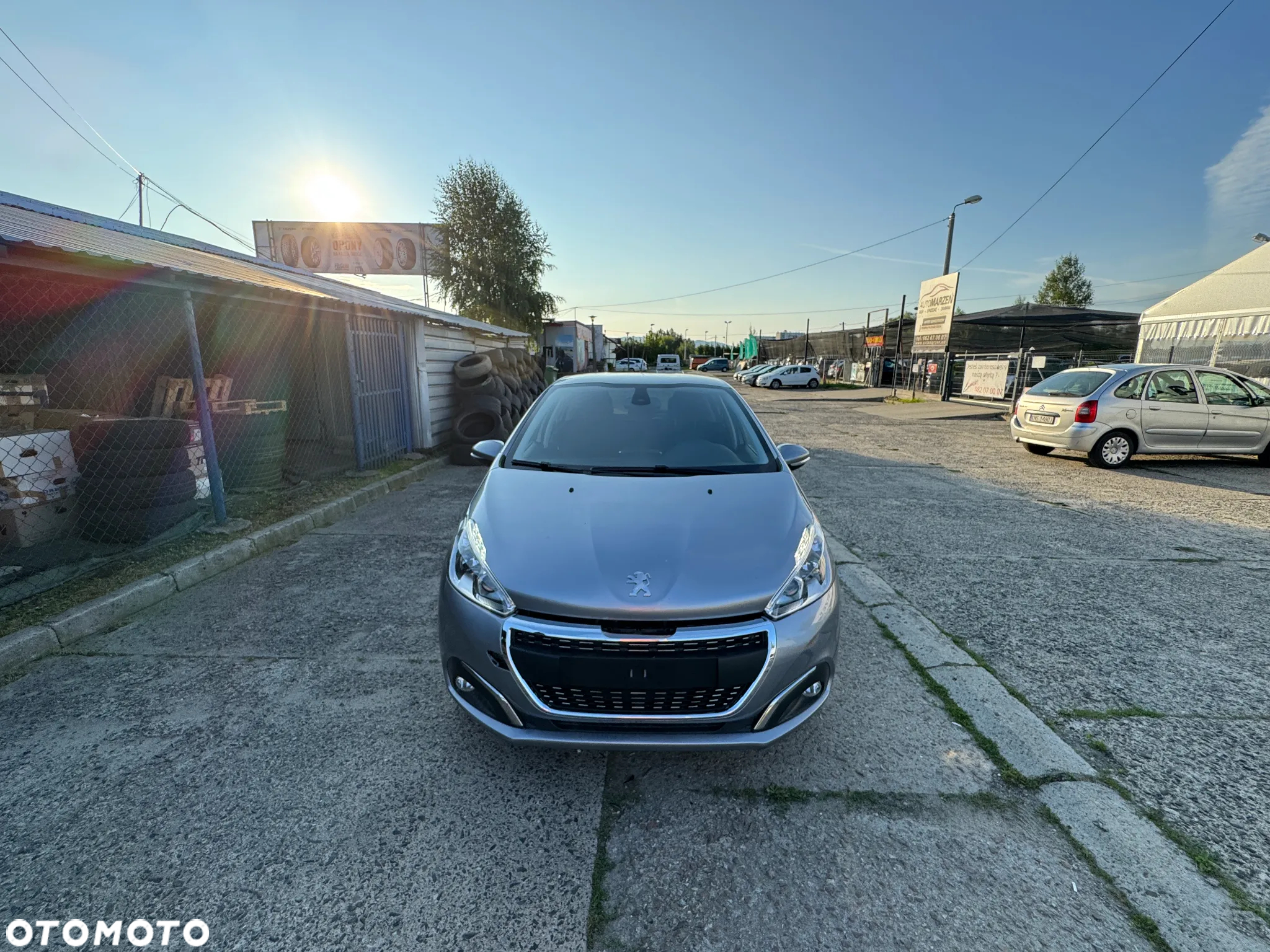 Peugeot 208 1.2 PureTech Allure - 8