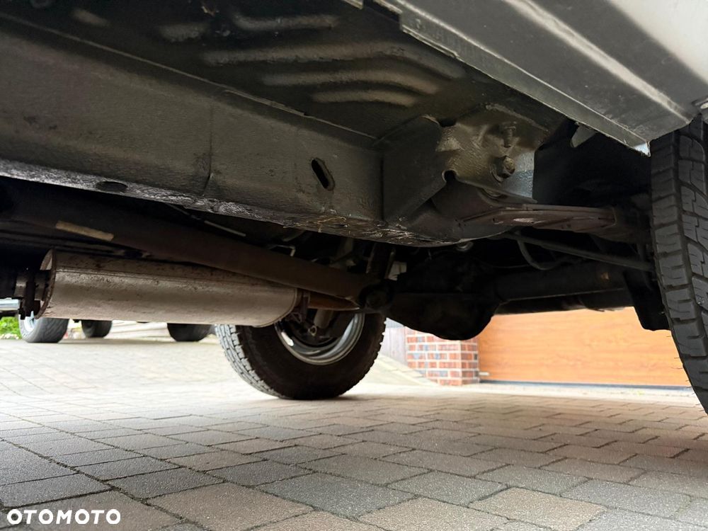 Jeep Cherokee - 33
