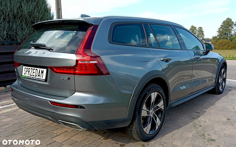 Volvo V60 Cross Country - 21