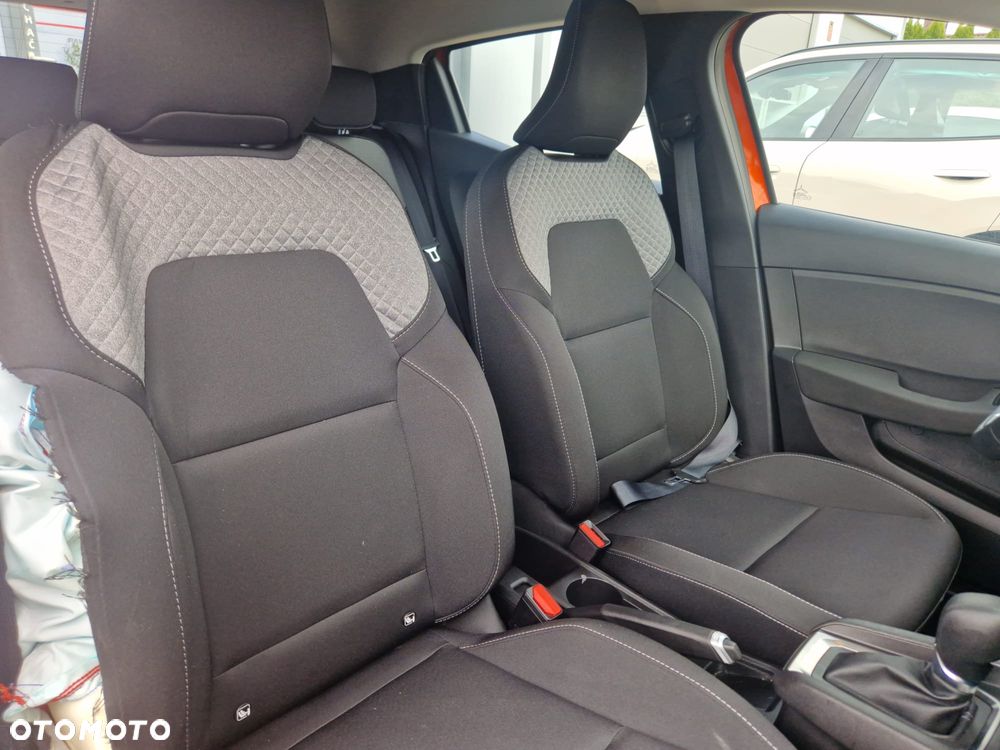 Renault Clio 1.6 E-TECH Techno - 18