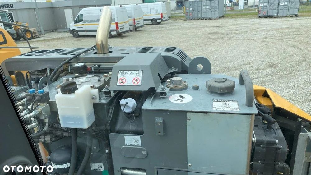 Liebherr A 910 Compact - 13