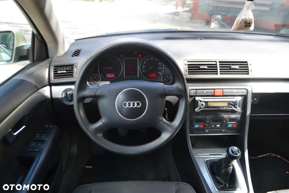 Audi A4 Limousine - 7