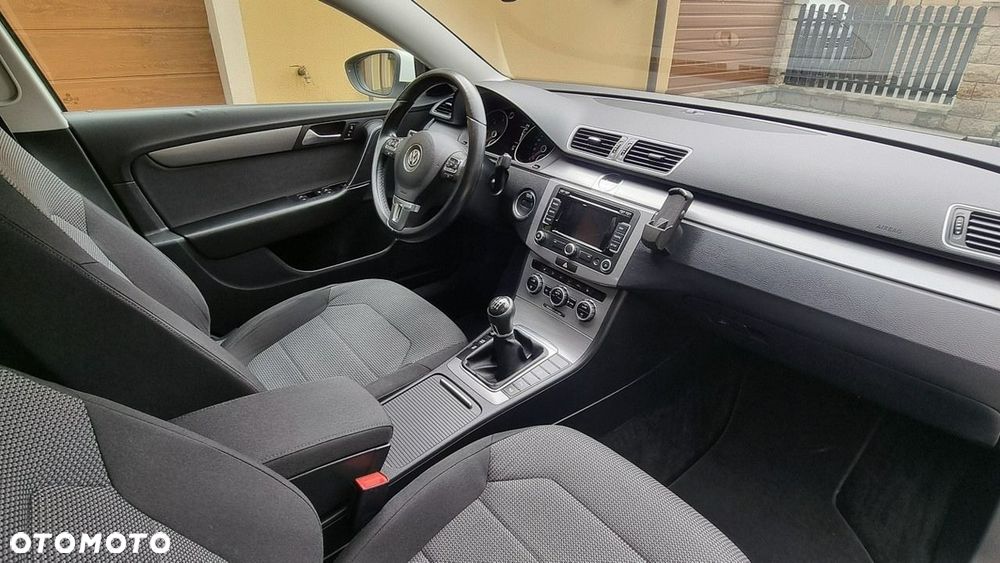 Volkswagen Passat - 14