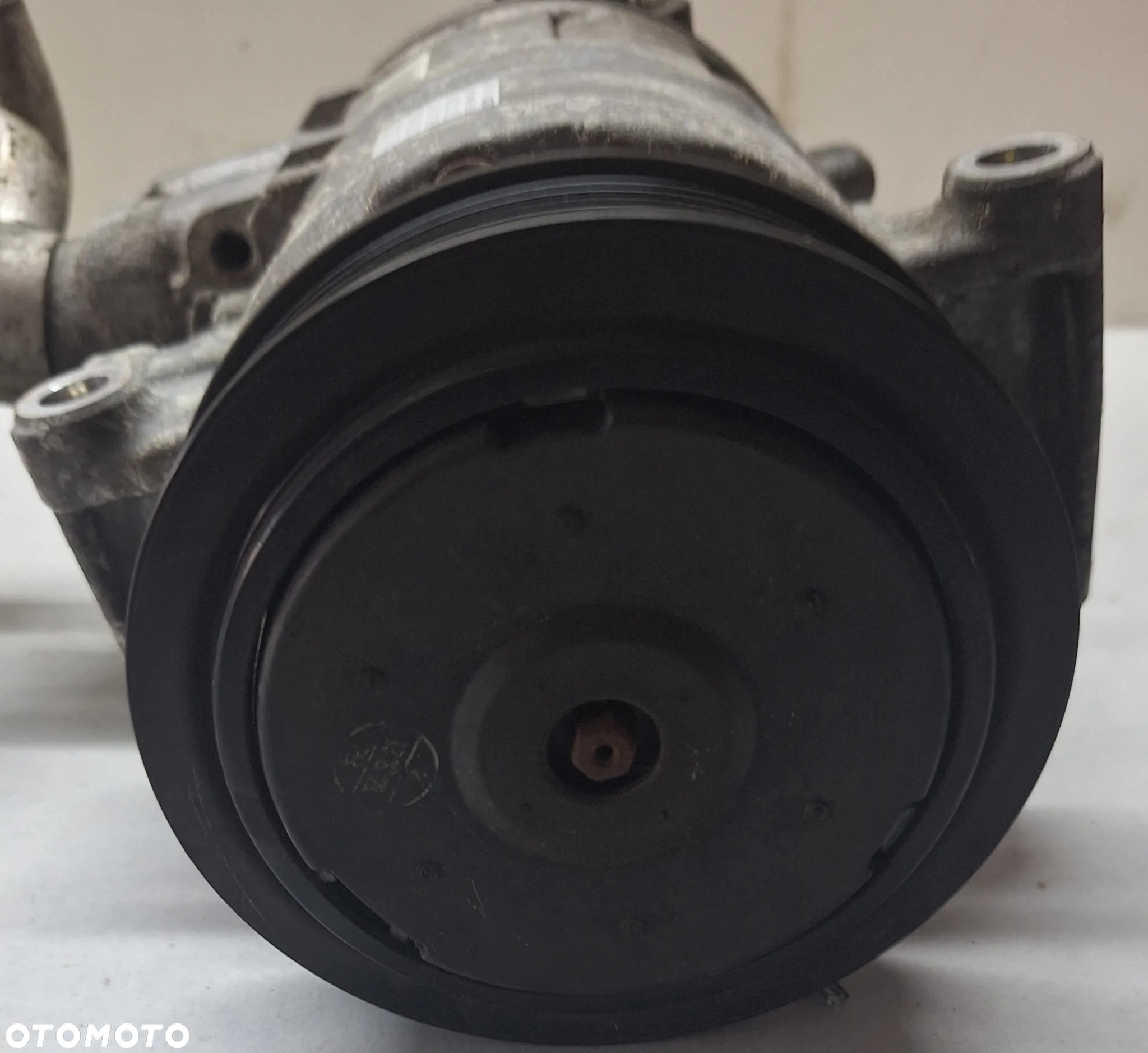 KOMPRESOR KLIMATYZACJI DENSO - 1K0820859J -VW GOLF V-1,4 - 4