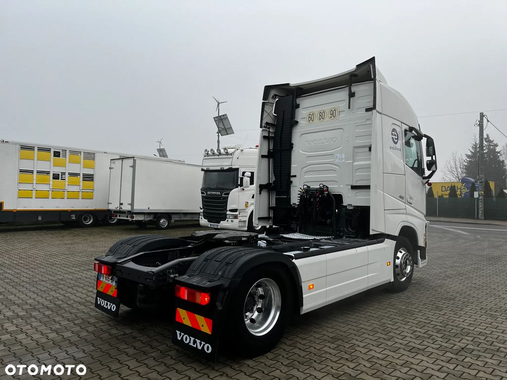 Volvo FH 460 VIN : ** MB32**  PRODUKCJA 11/2020 SPROWADZONE Z FRANCJI SERWISOWANE  DWA ZBIORNIKI PALIWA LODÓWKA ALU FELGI - 3