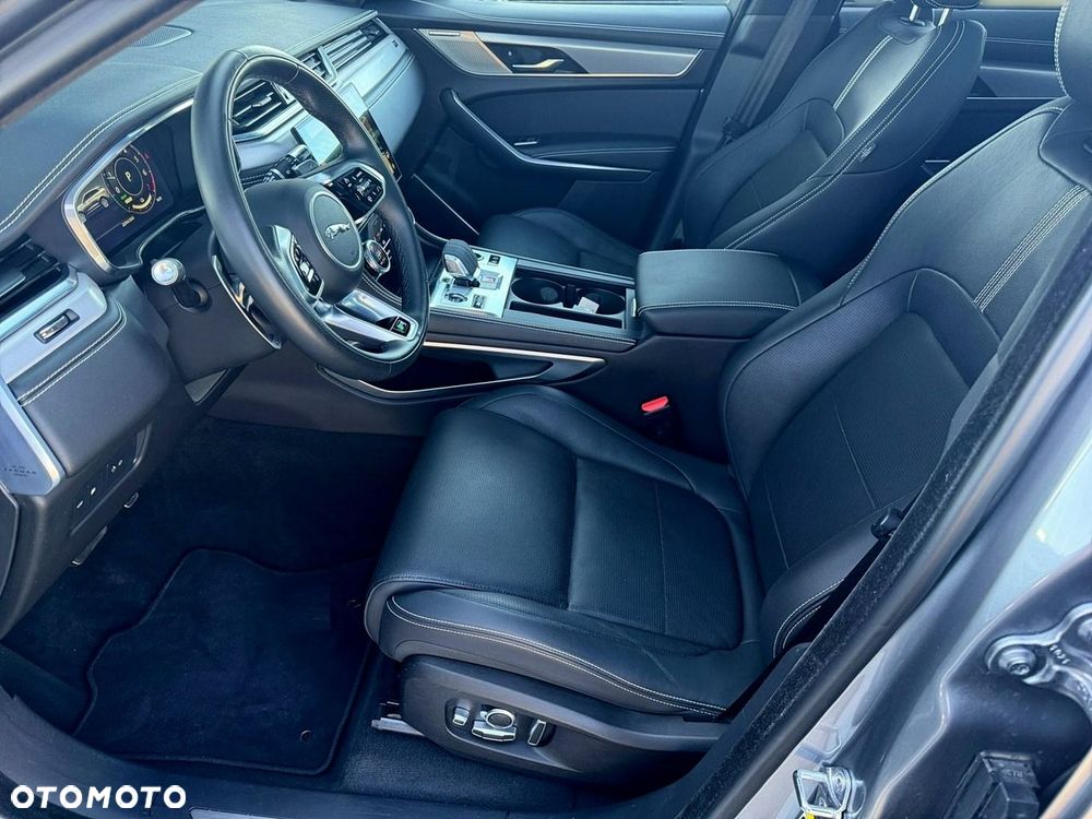 Jaguar F-Pace - 14