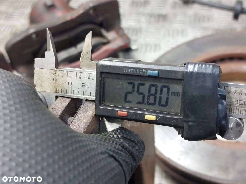 TARCZE HAMULCOWE PRZÓD + KLOCKI + ZACISKI PEUGEOT 607 I 2.2 HDI - 7