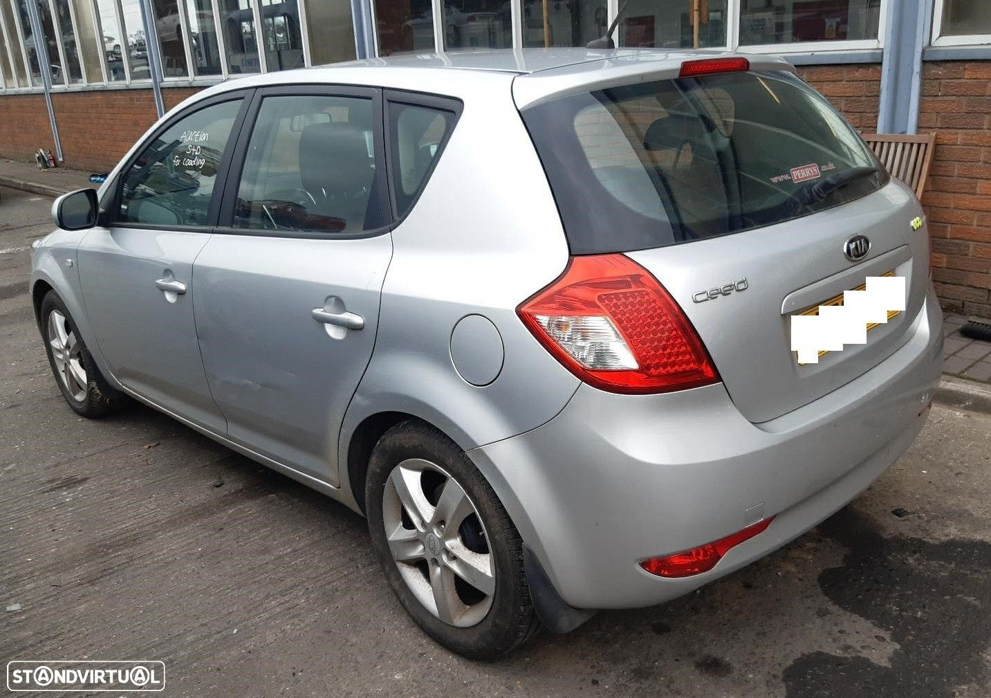 Kia Ceed 2 Ecodynamics 1.6 CRDI de 2009 disponível para peças - 3