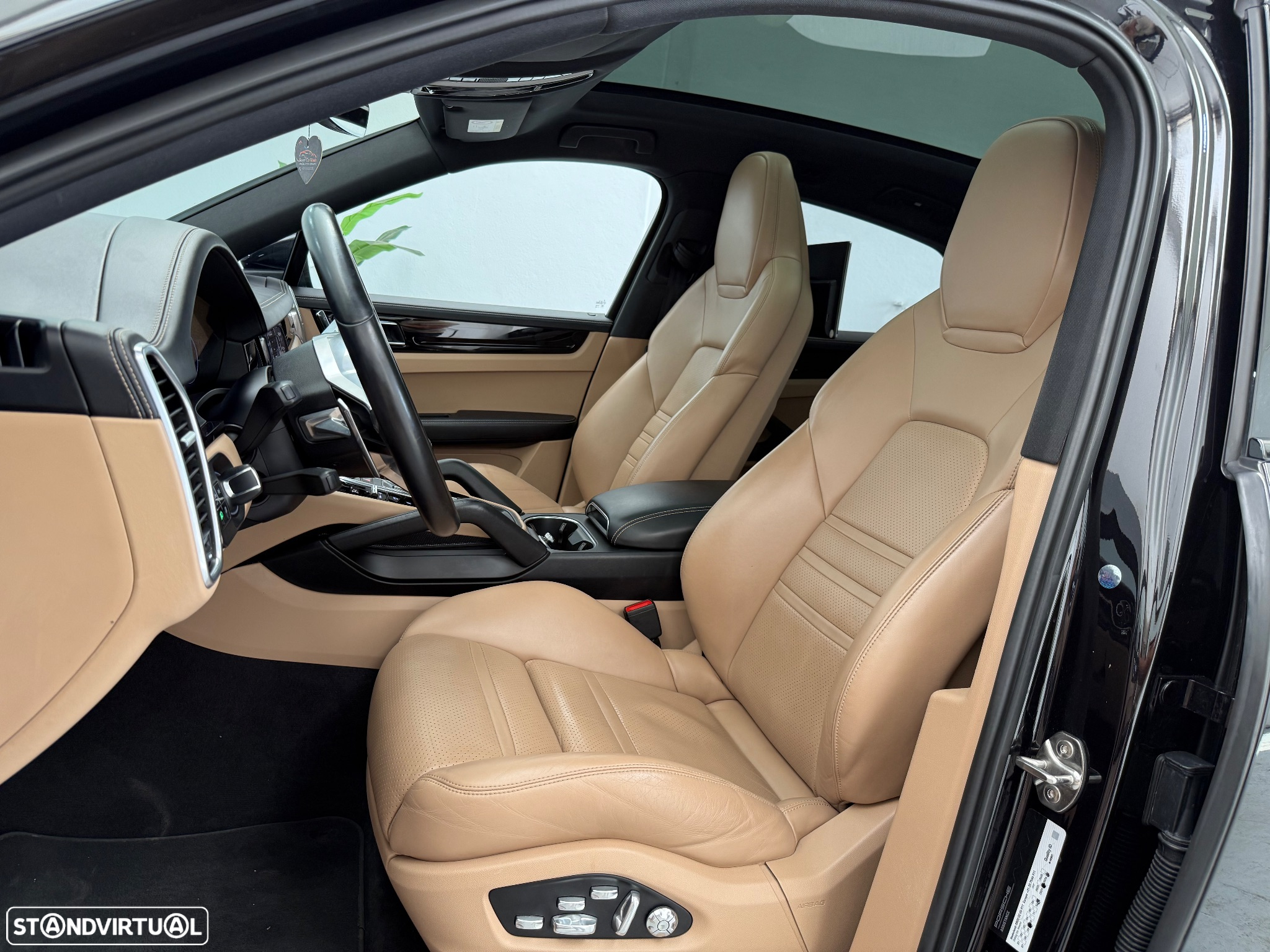 Porsche Cayenne Coupé E-Hybrid - 7