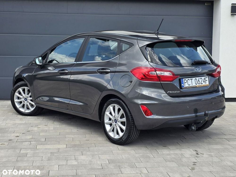 Ford Fiesta - 25