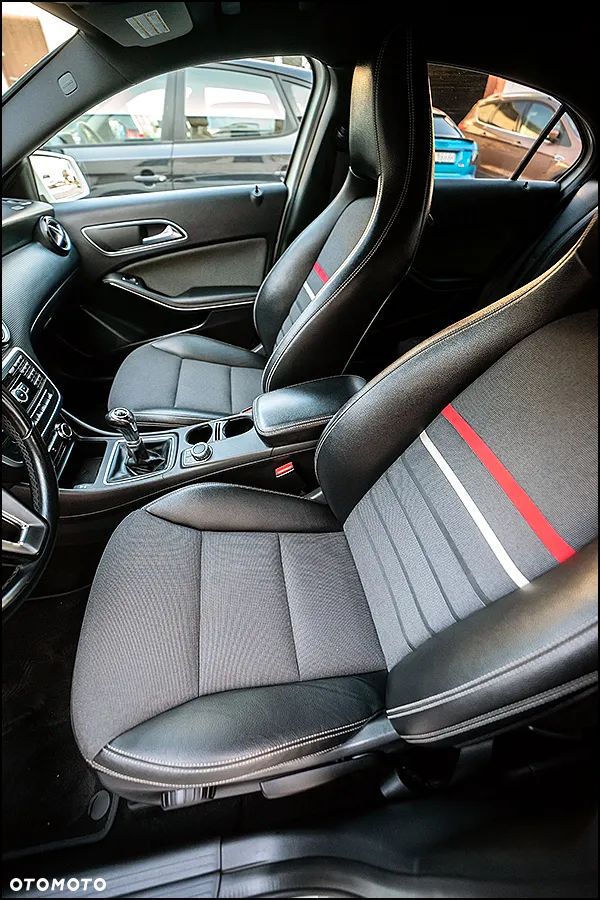 Mercedes-Benz Klasa A 180 (BlueEFFICIENCY) Urban - 29