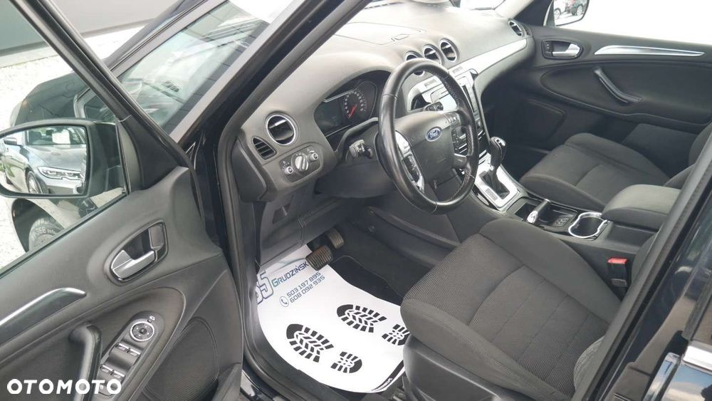 Ford Galaxy - 11