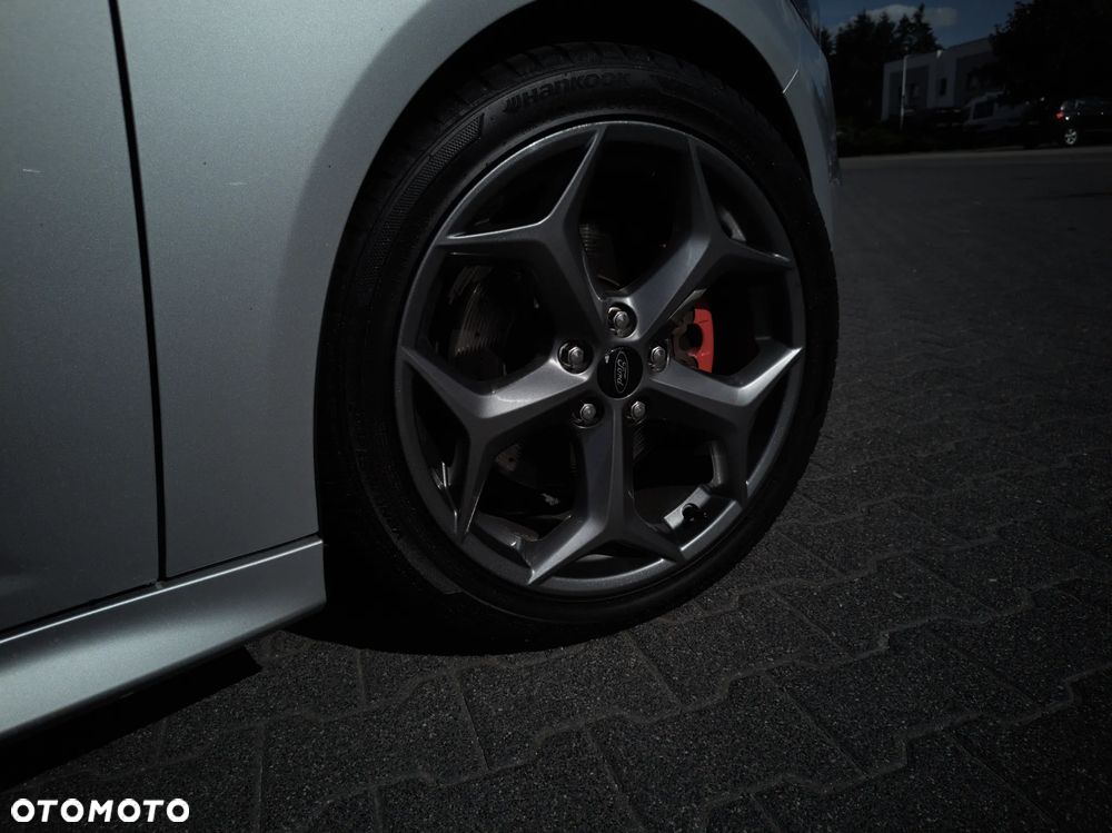 Ford Focus 2.0 TDCi ST - 11