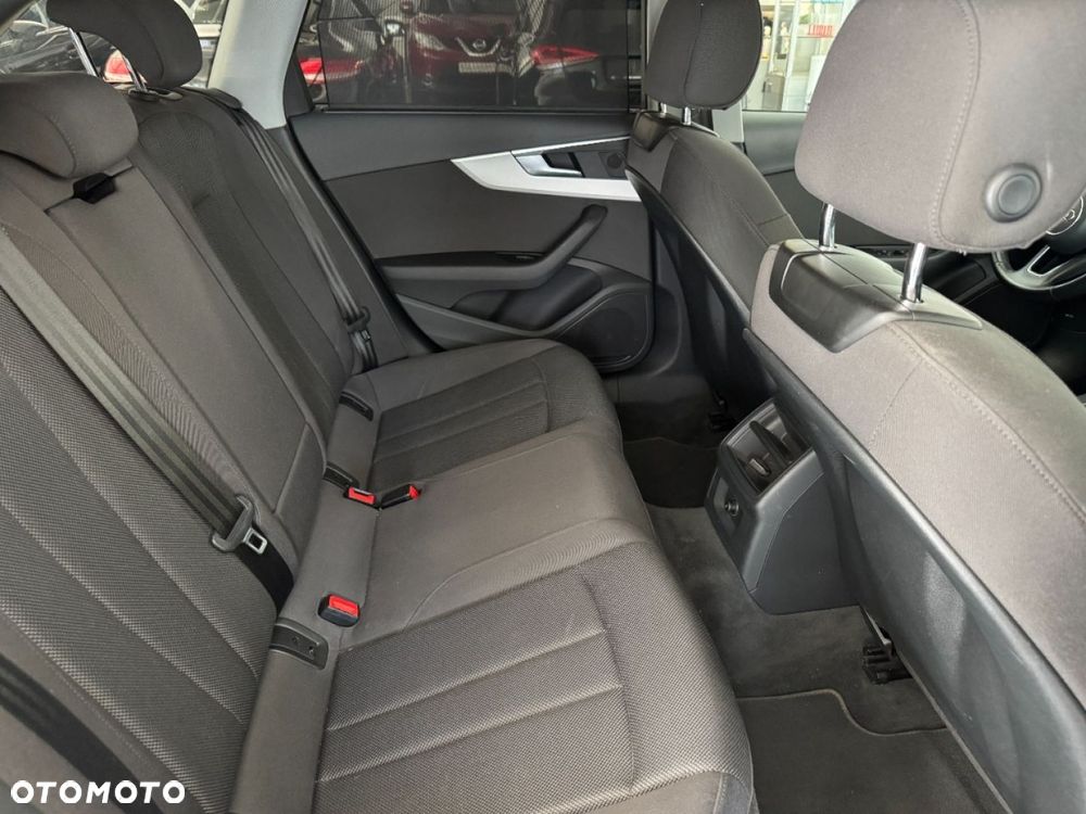 Audi A4 Avant 35 TDI S tronic - 28