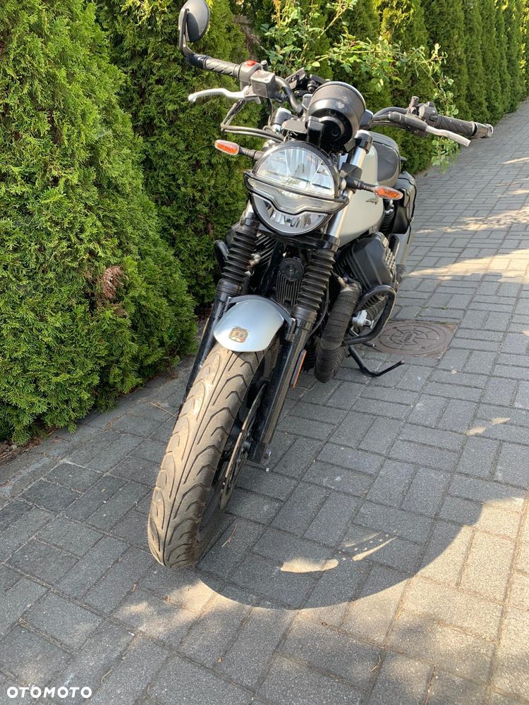 Moto Guzzi V7 - 16