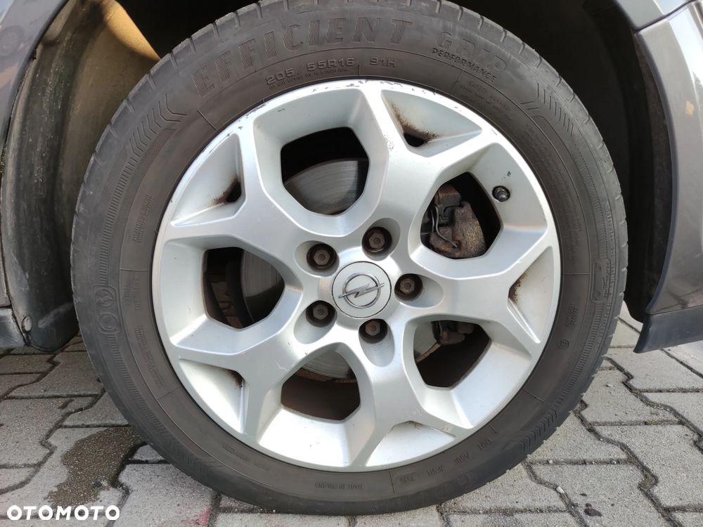 Opel Astra 1.7 CDTI Essentia - 13