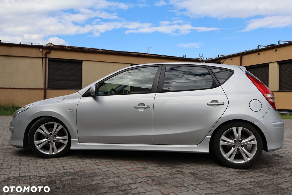 Hyundai i30 1.6 CRDi Classic + - 8
