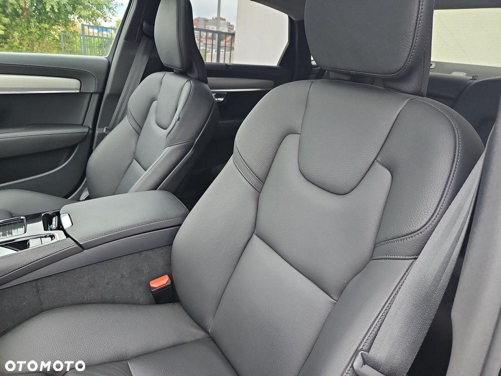 Volvo S90 T8 AWD Plug-In Hybrid Ultimate Dark - 19