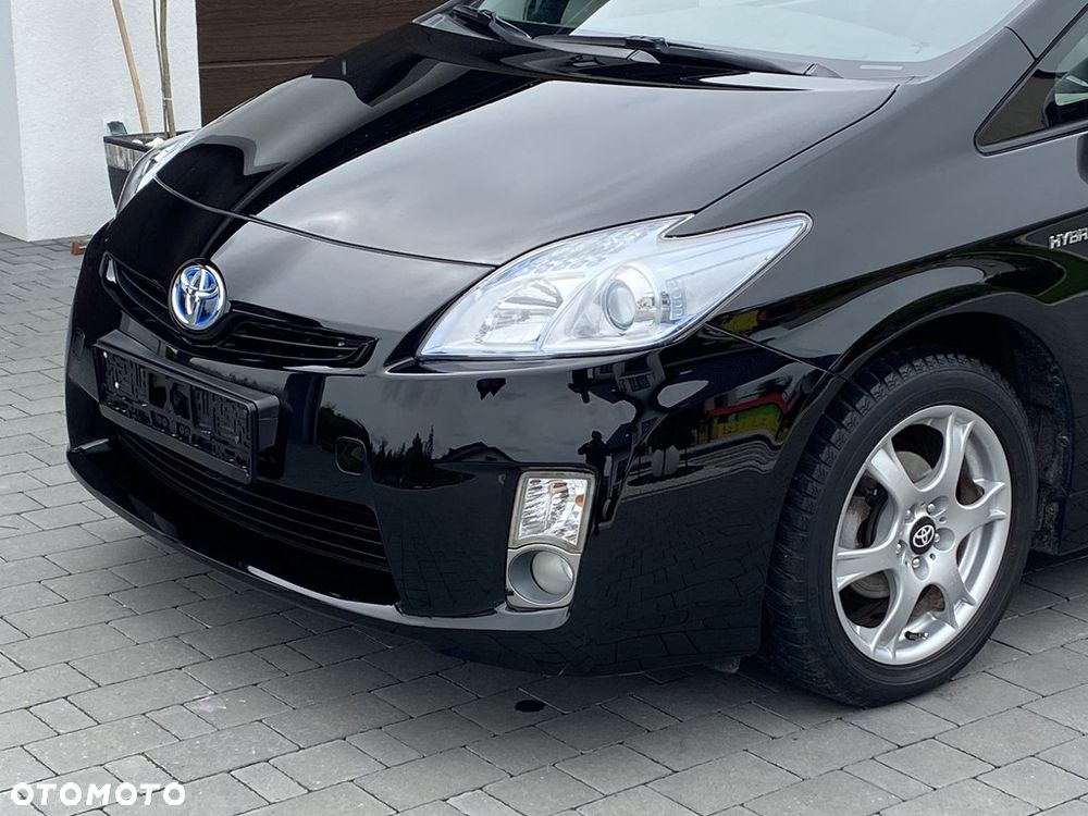 Toyota Prius (Hybrid) - 34