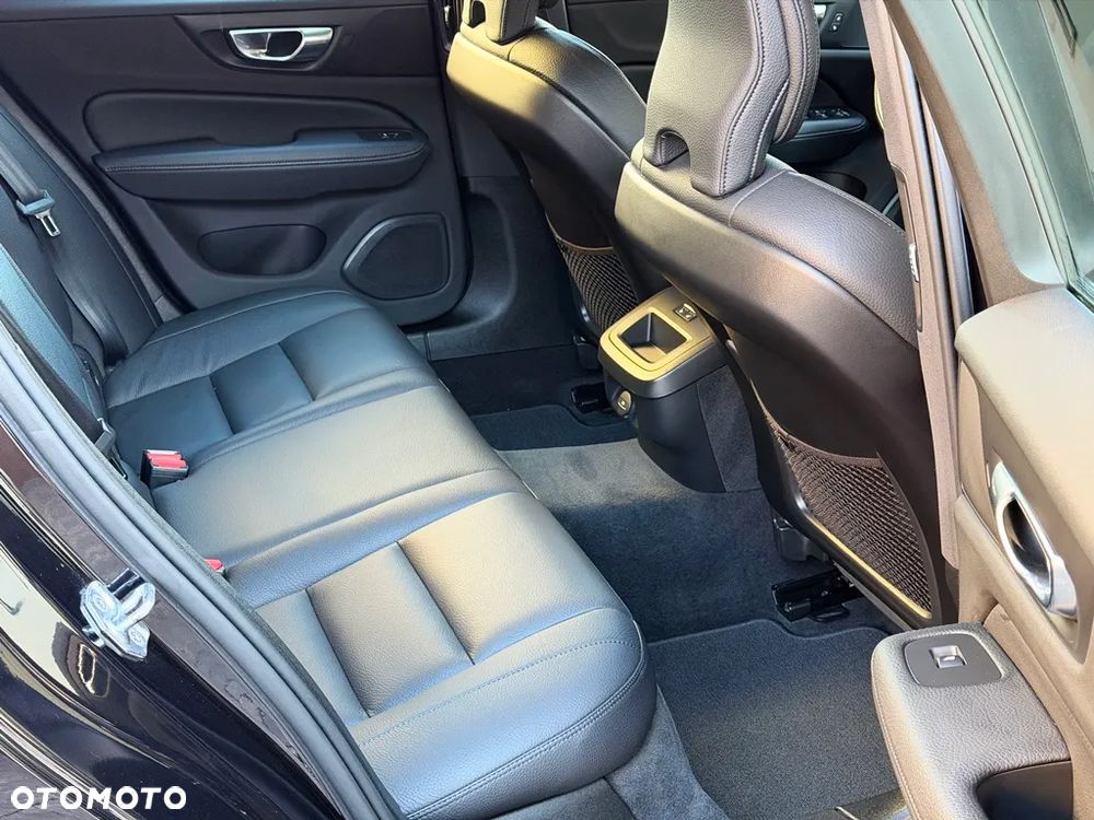 Volvo V60 B4 D Geartronic Momentum Pro - 35