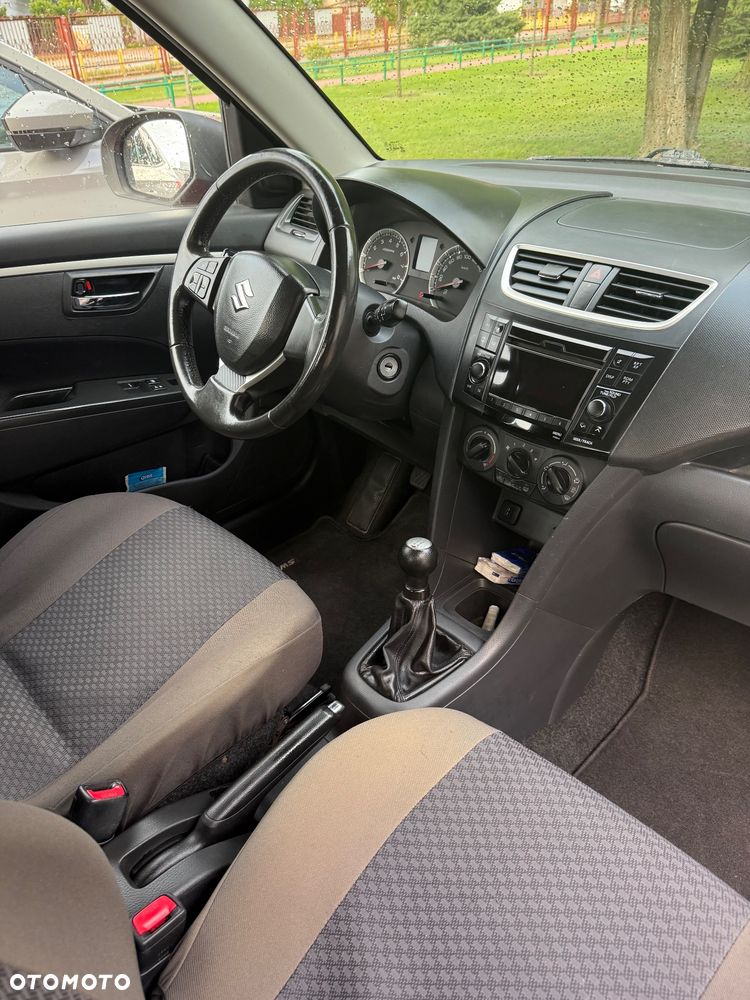 Suzuki Swift - 8