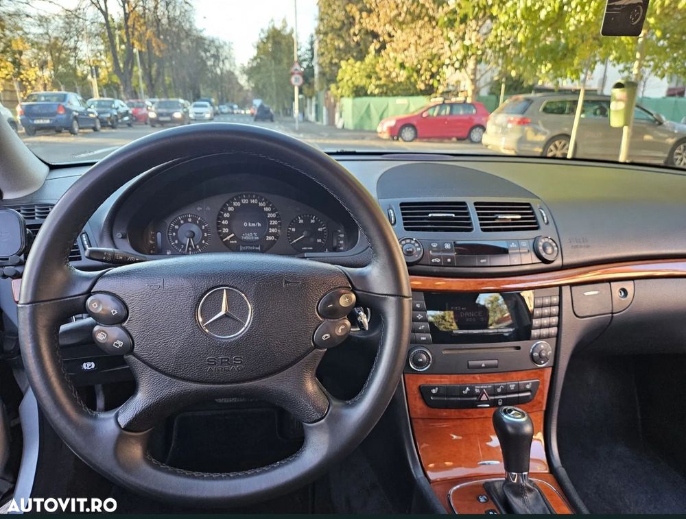 Mercedes-Benz E - 4